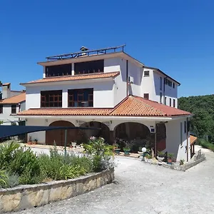 Dianaville Bed & Breakfast Banjole